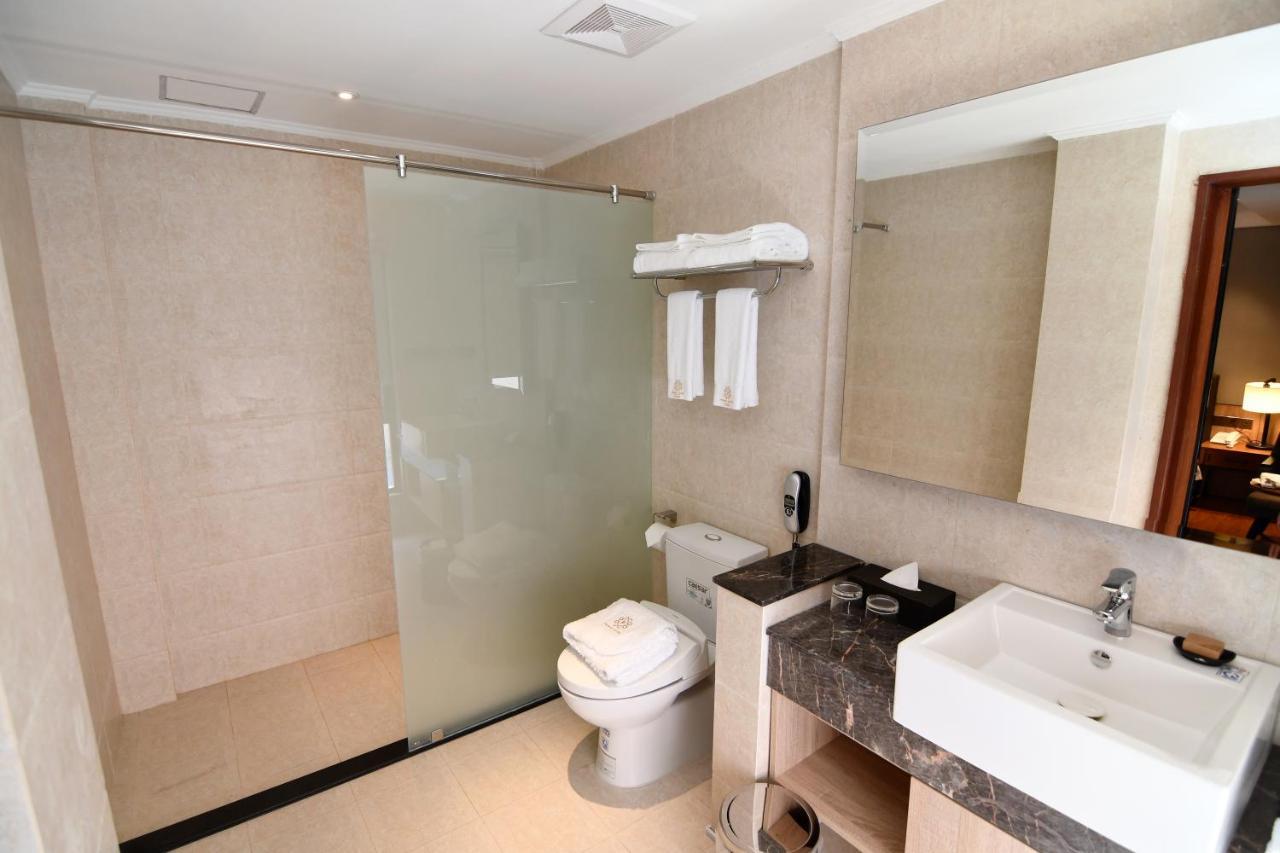Prince Hotel Янгон Екстер'єр фото