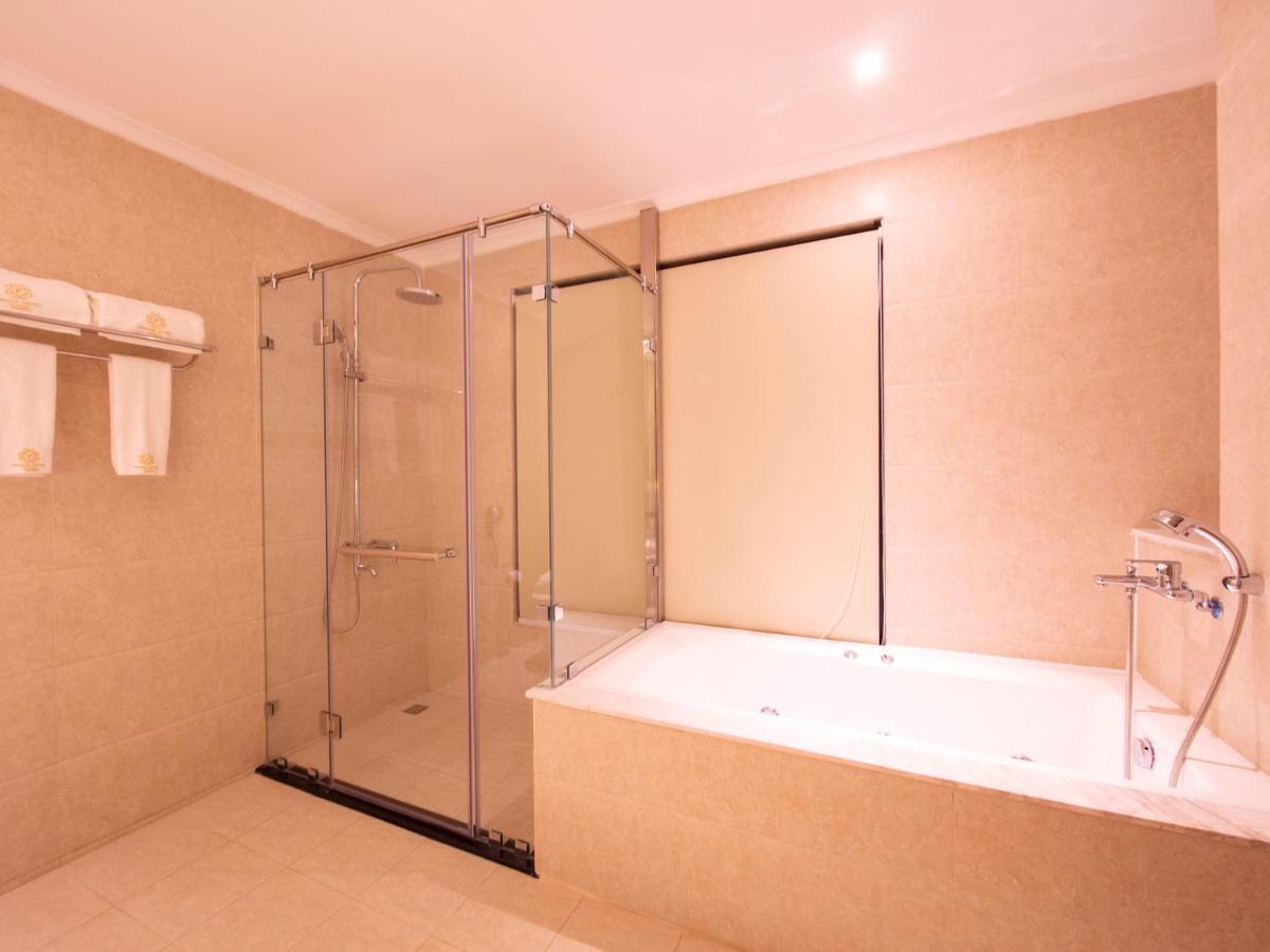 Prince Hotel Янгон Екстер'єр фото