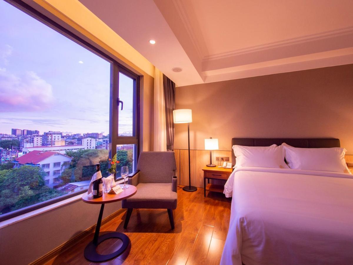 Prince Hotel Янгон Екстер'єр фото