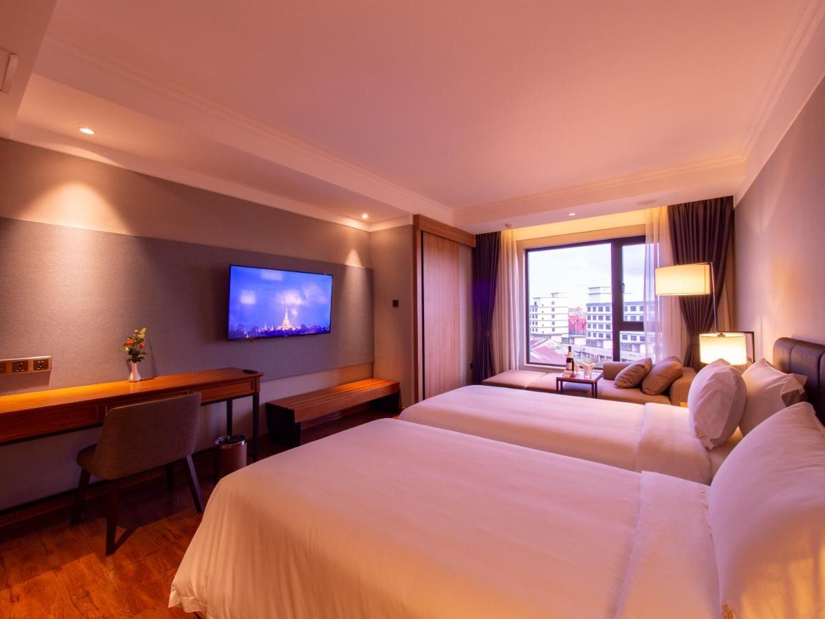 Prince Hotel Янгон Екстер'єр фото