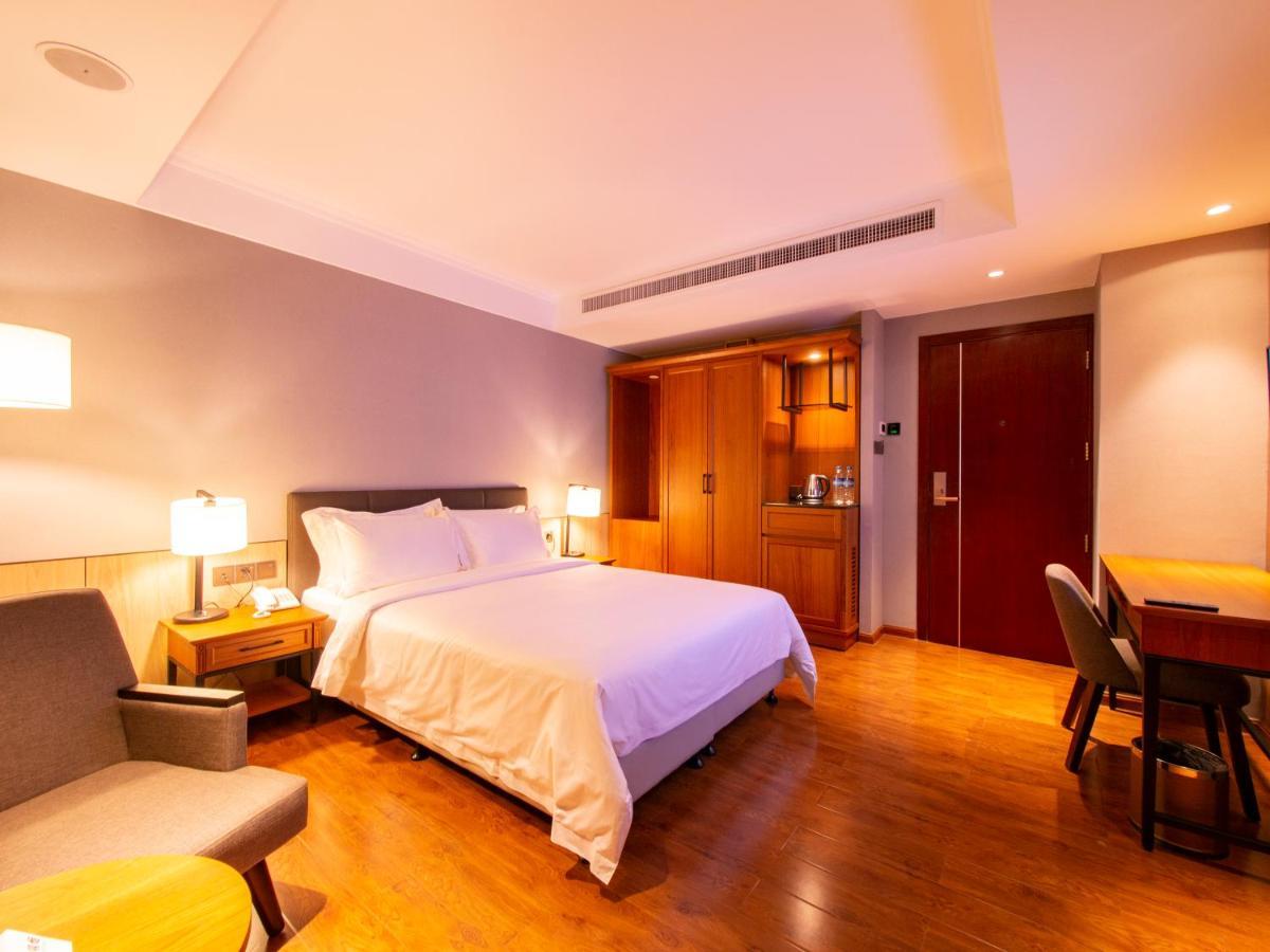 Prince Hotel Янгон Екстер'єр фото