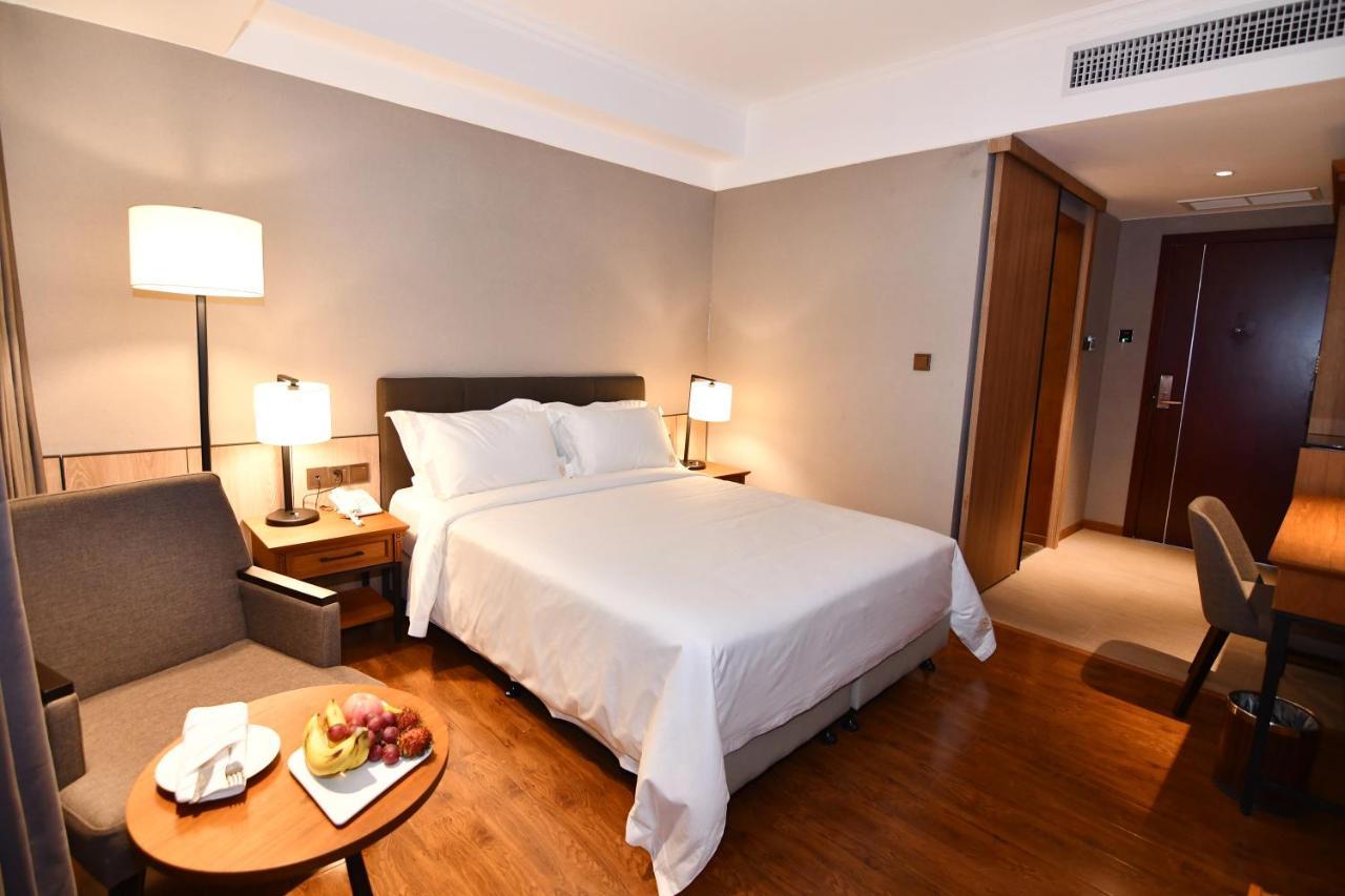 Prince Hotel Янгон Екстер'єр фото