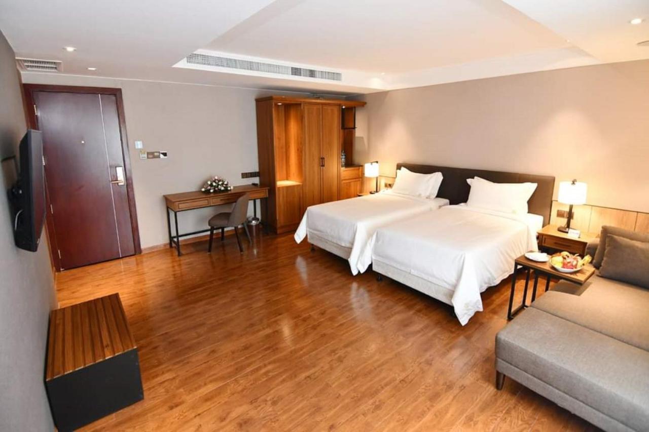 Prince Hotel Янгон Екстер'єр фото