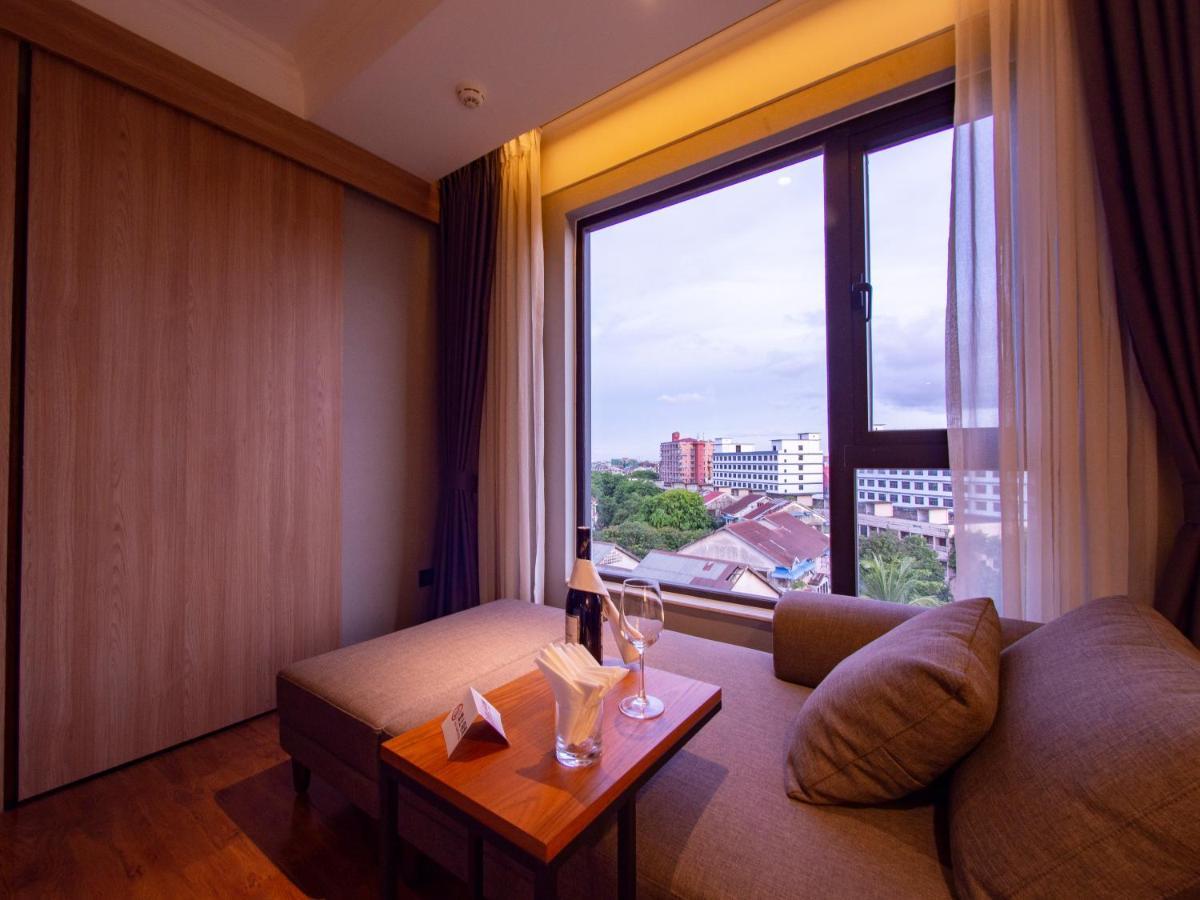Prince Hotel Янгон Екстер'єр фото