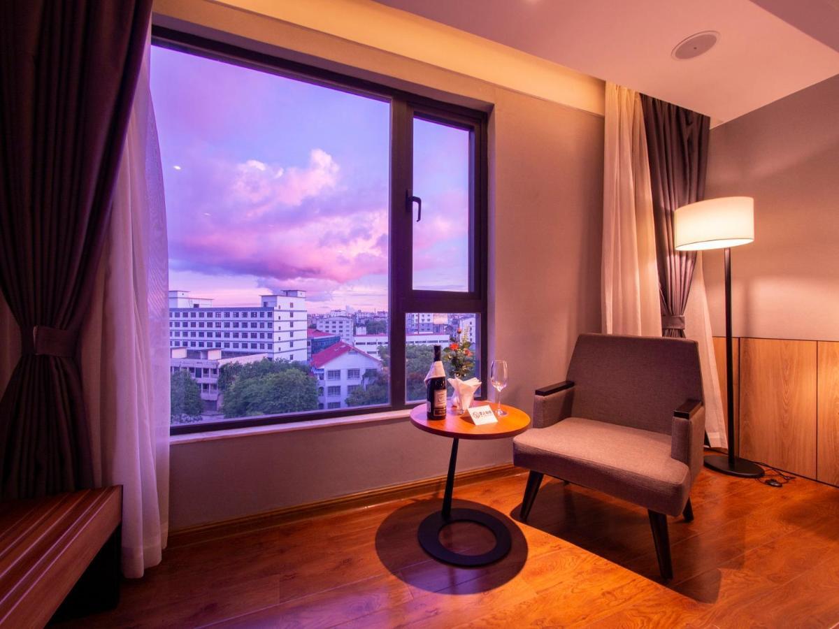 Prince Hotel Янгон Екстер'єр фото