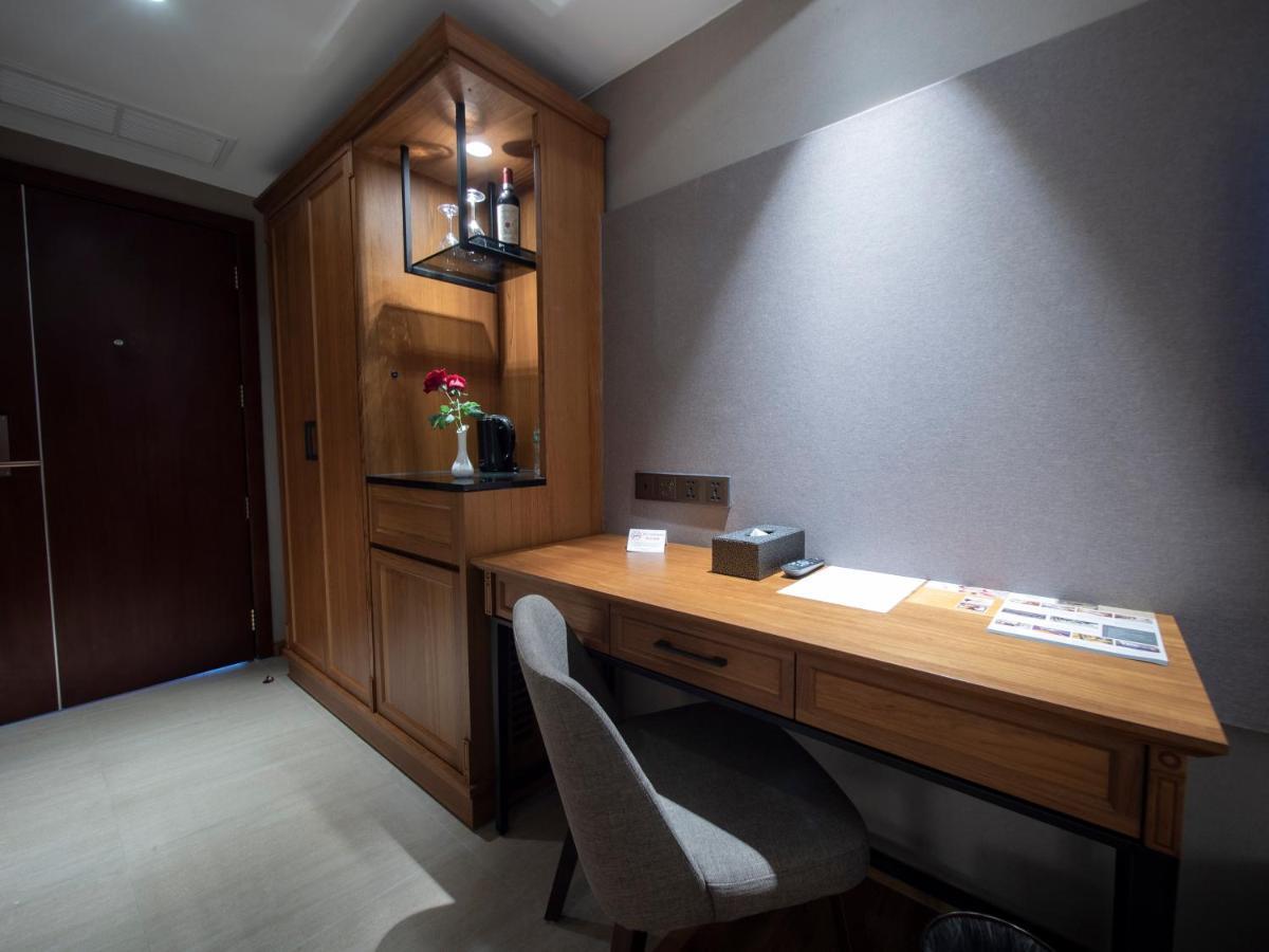 Prince Hotel Янгон Екстер'єр фото
