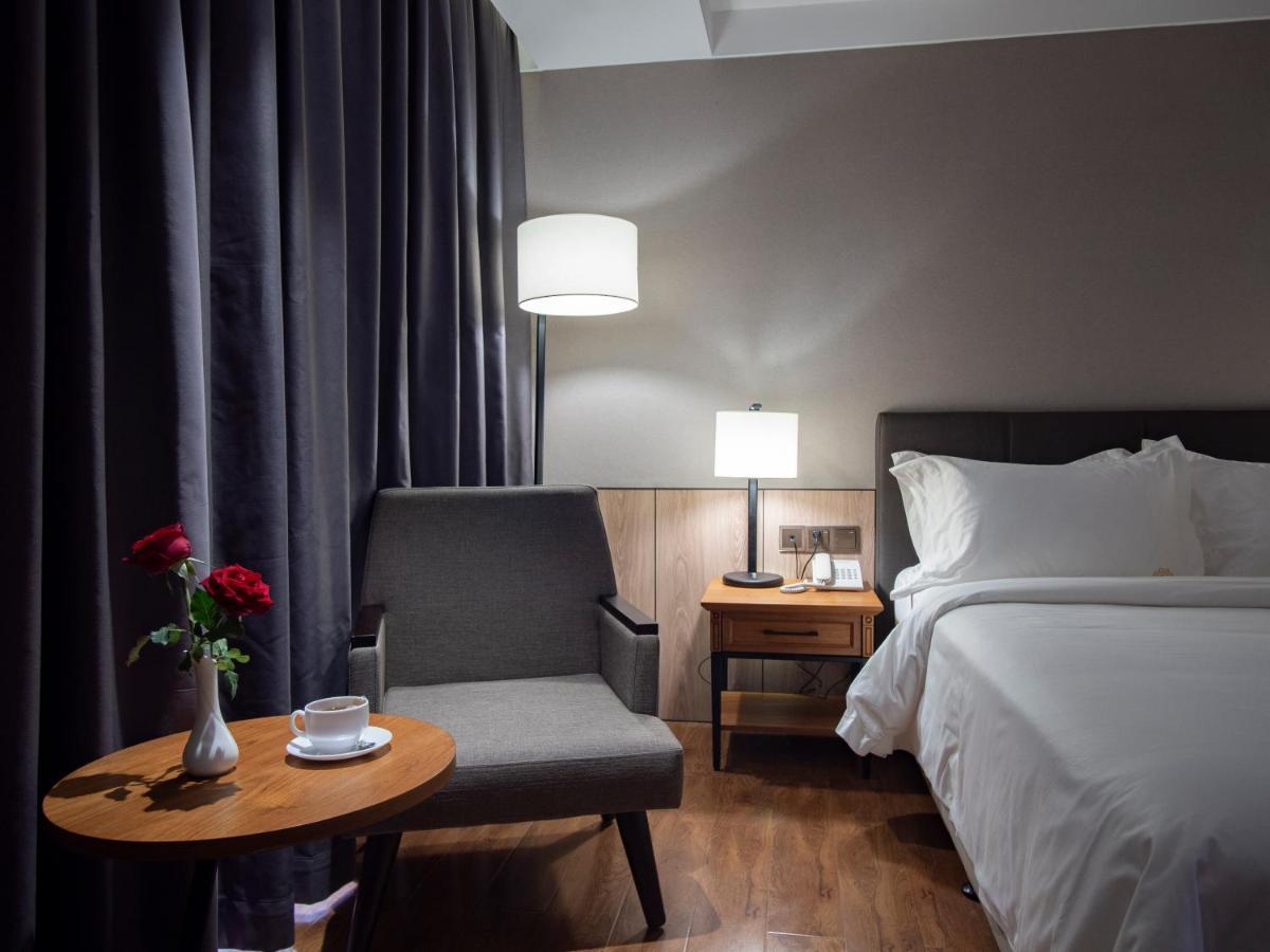 Prince Hotel Янгон Екстер'єр фото
