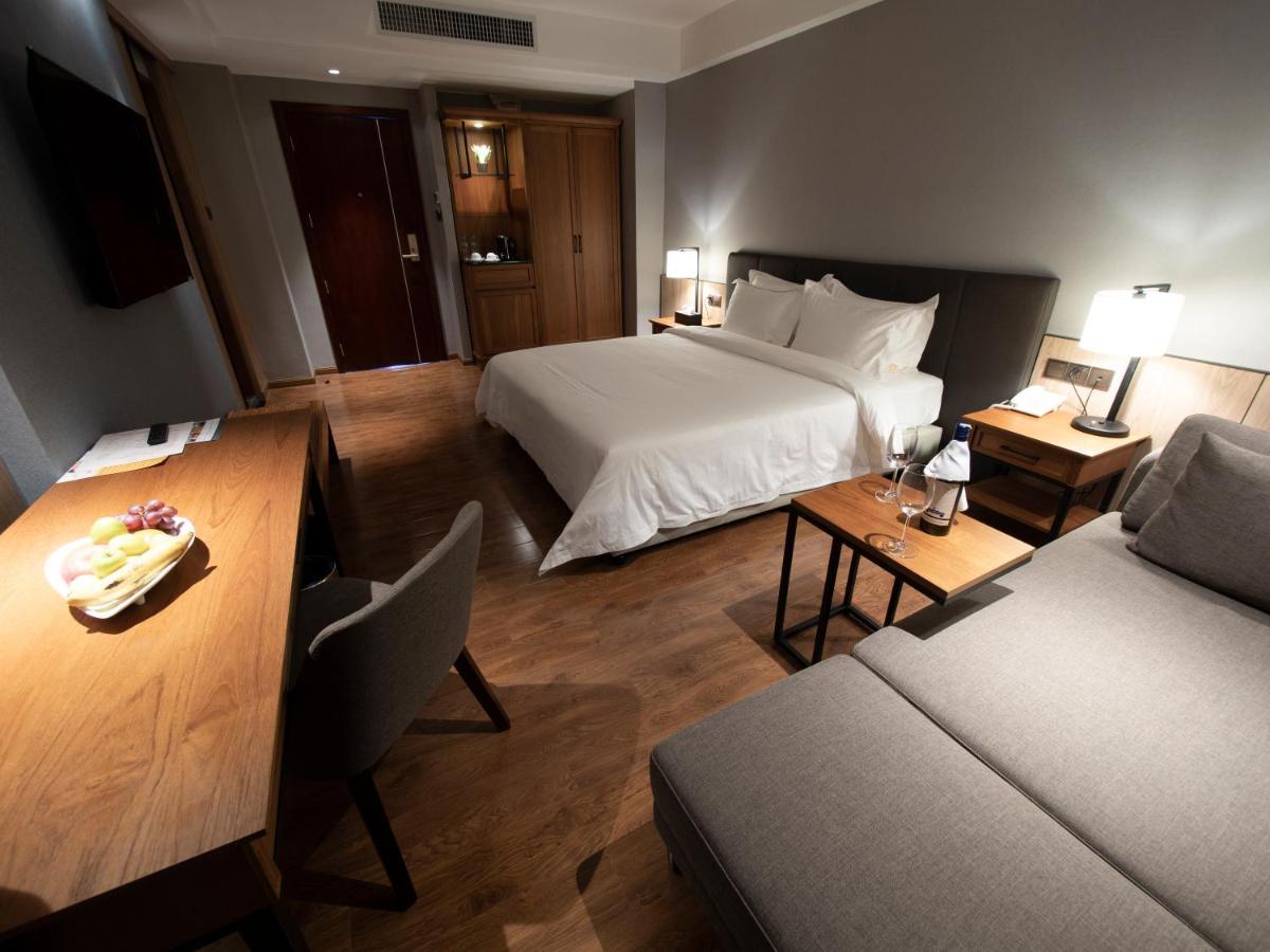 Prince Hotel Янгон Екстер'єр фото