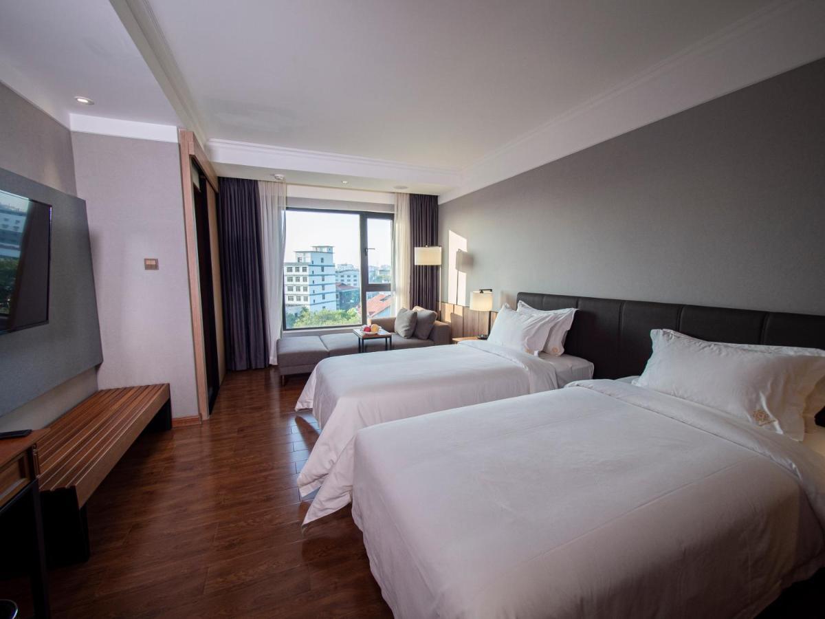 Prince Hotel Янгон Екстер'єр фото
